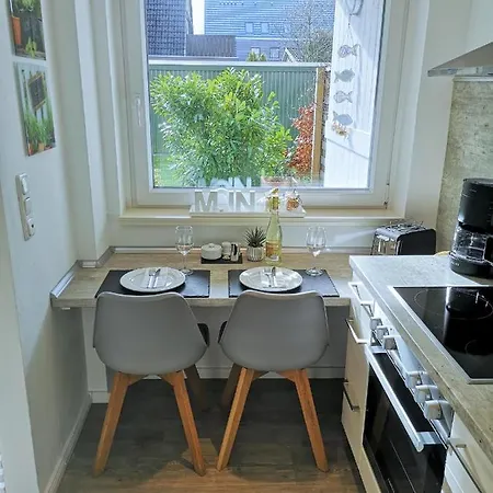 Daire Butze Ferienapartment Mit Terrasse & Wlan & Parkplatz Büsum