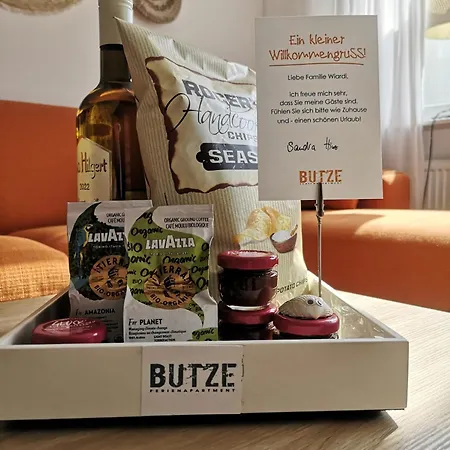 Butze Ferienapartment Mit Terrasse & Wlan & Parkplatz * Büsum